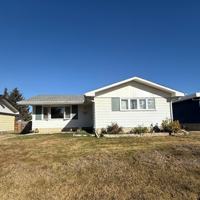 featured image of 10932 40 Ave Nw