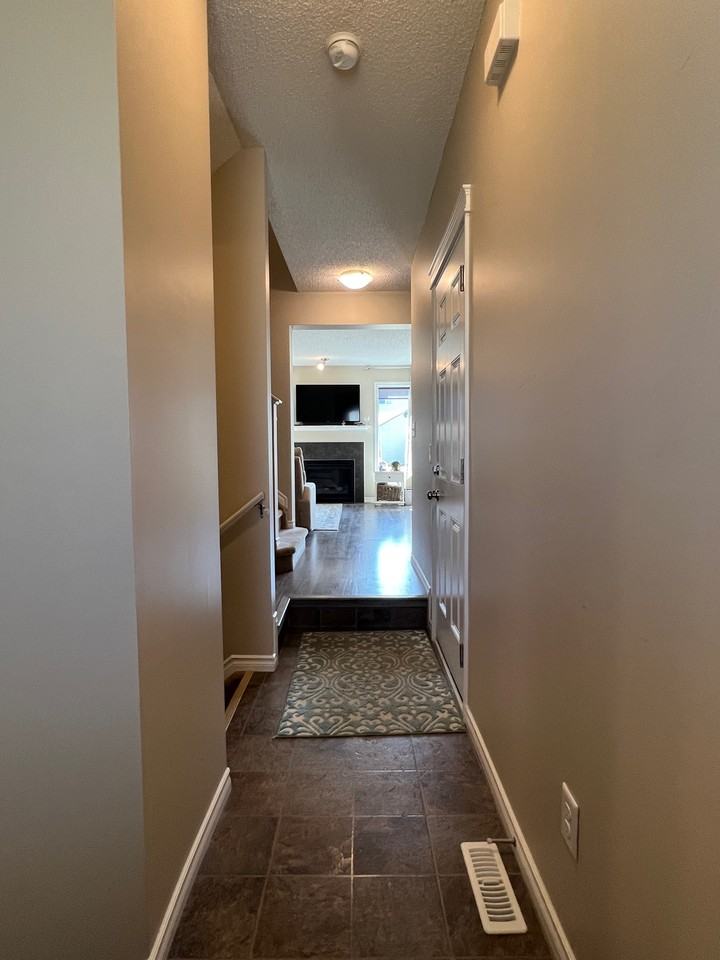 21231 46 Ave Nw - Photo 3 of 22