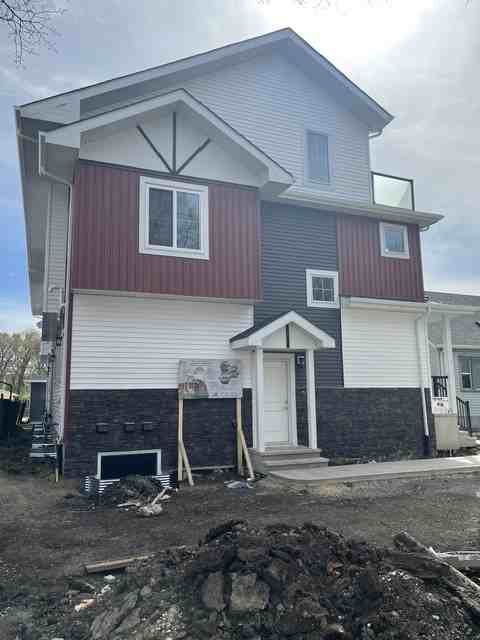 10821 112 St Nw - Photo 2 of 32