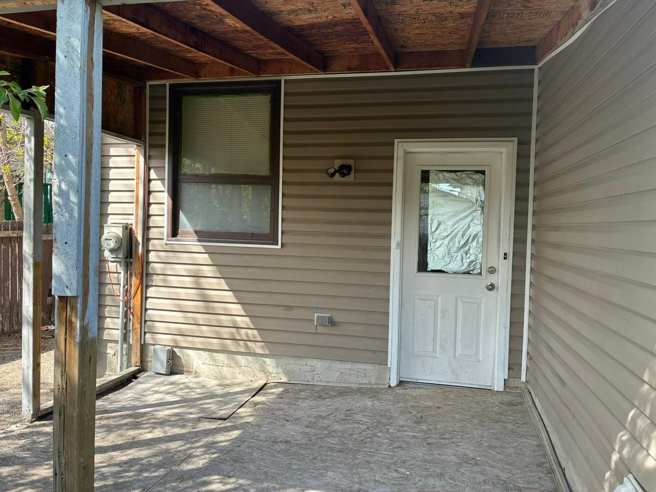 8 Castleglen Crescent - Basement - Photo 2 of 17
