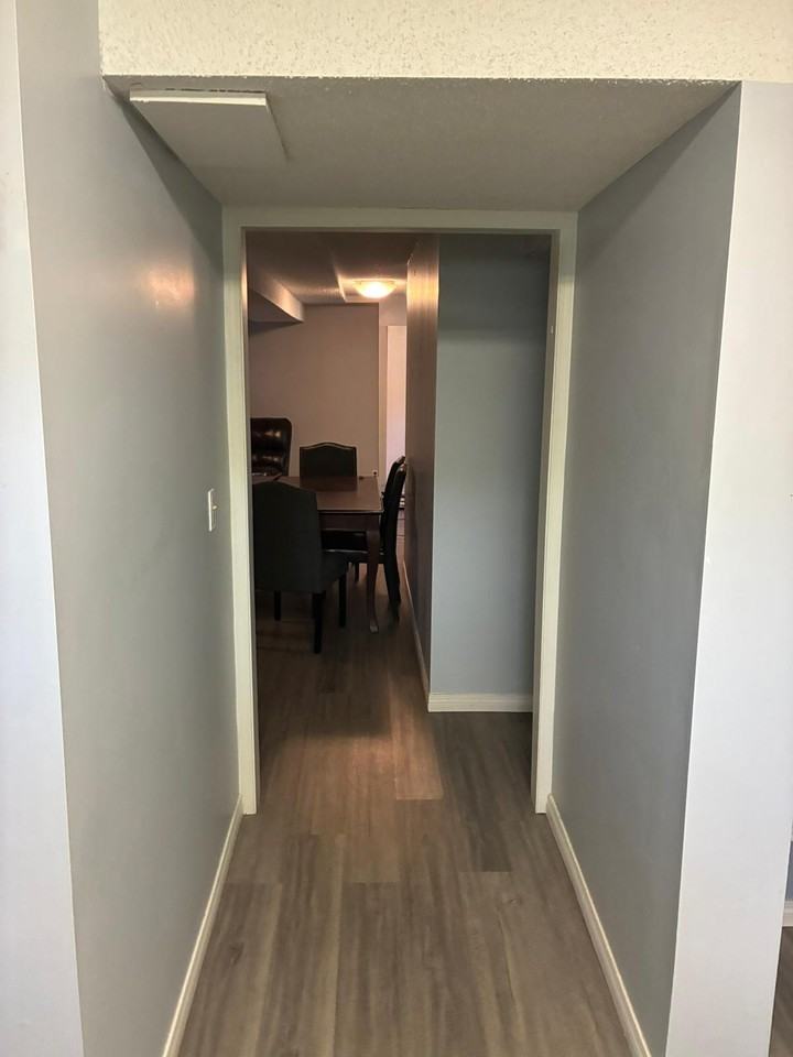 8 Castleglen Crescent - Basement - Photo 4 of 17