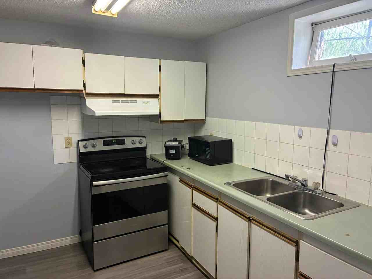 8 Castleglen Crescent - Basement - Photo 7 of 17