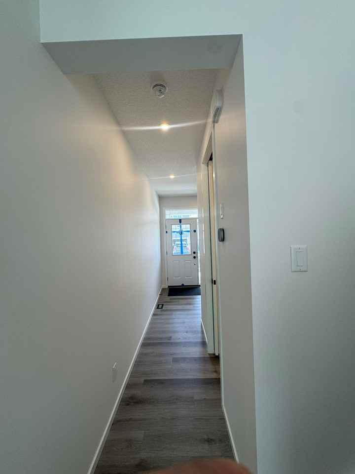 96 Cityscape Manor Ne - Photo 3 of 12