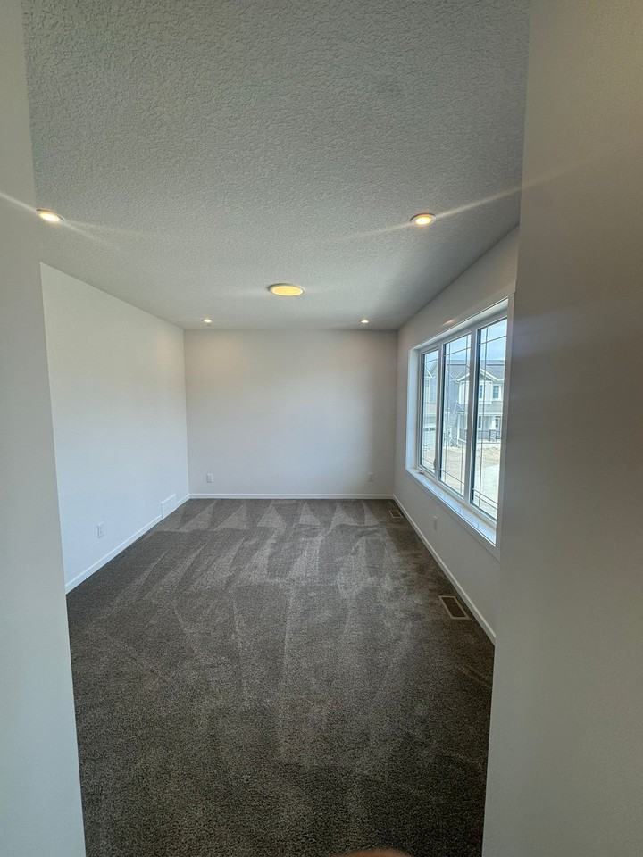 96 Cityscape Manor Ne - Photo 4 of 12