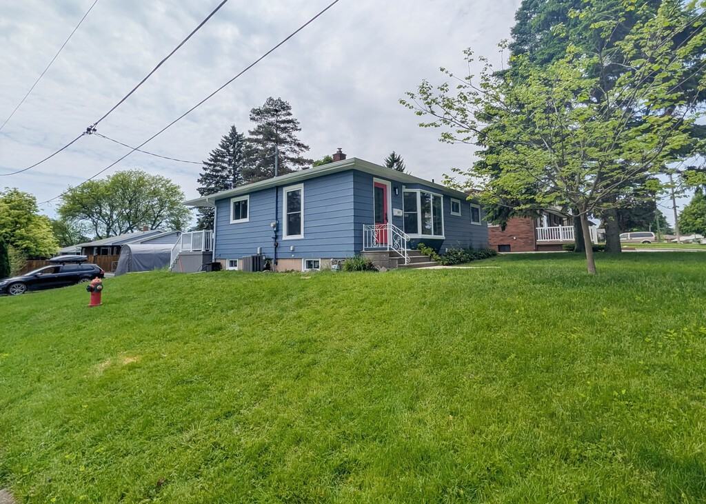 6332 Sherwood Rd - Photo 2 of 29