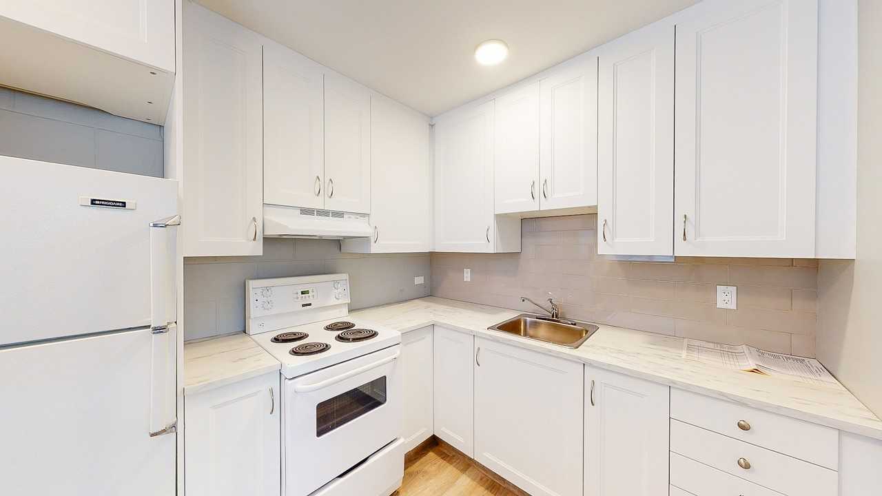 128 26 Avenue Northwest - Photo 3 of 18