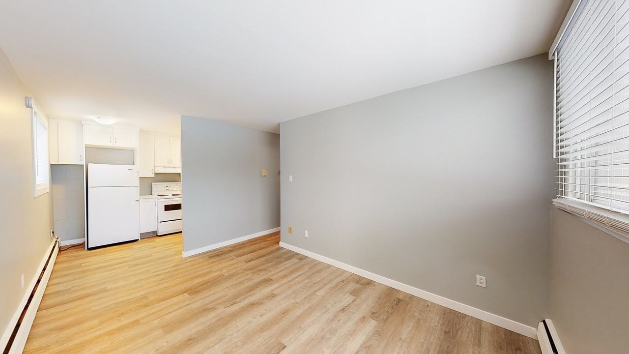 128 26 Avenue Northwest - Photo 5 of 18