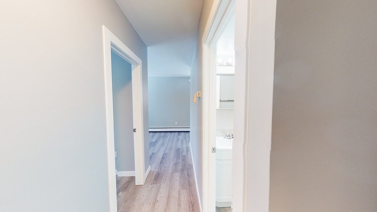 128 26 Avenue Northwest - Photo 7 of 18