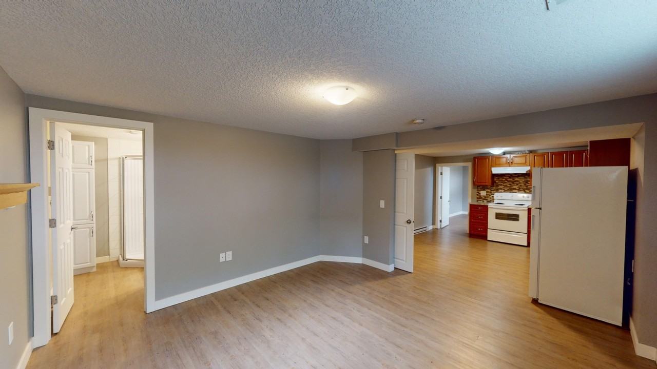 152 Whitehorn Cres Ne Lowr - Photo 2 of 12