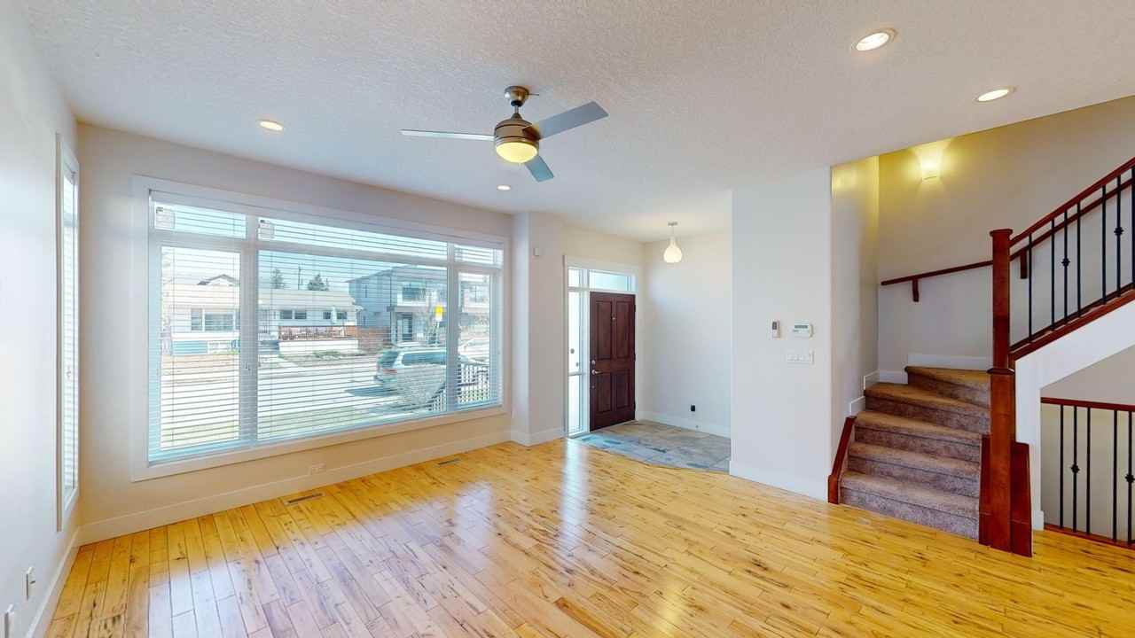 2325 23 Avenue Southwest - Photo 2 of 19