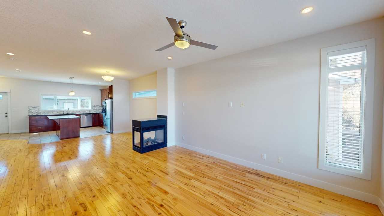 2325 23 Avenue Southwest - Photo 4 of 19