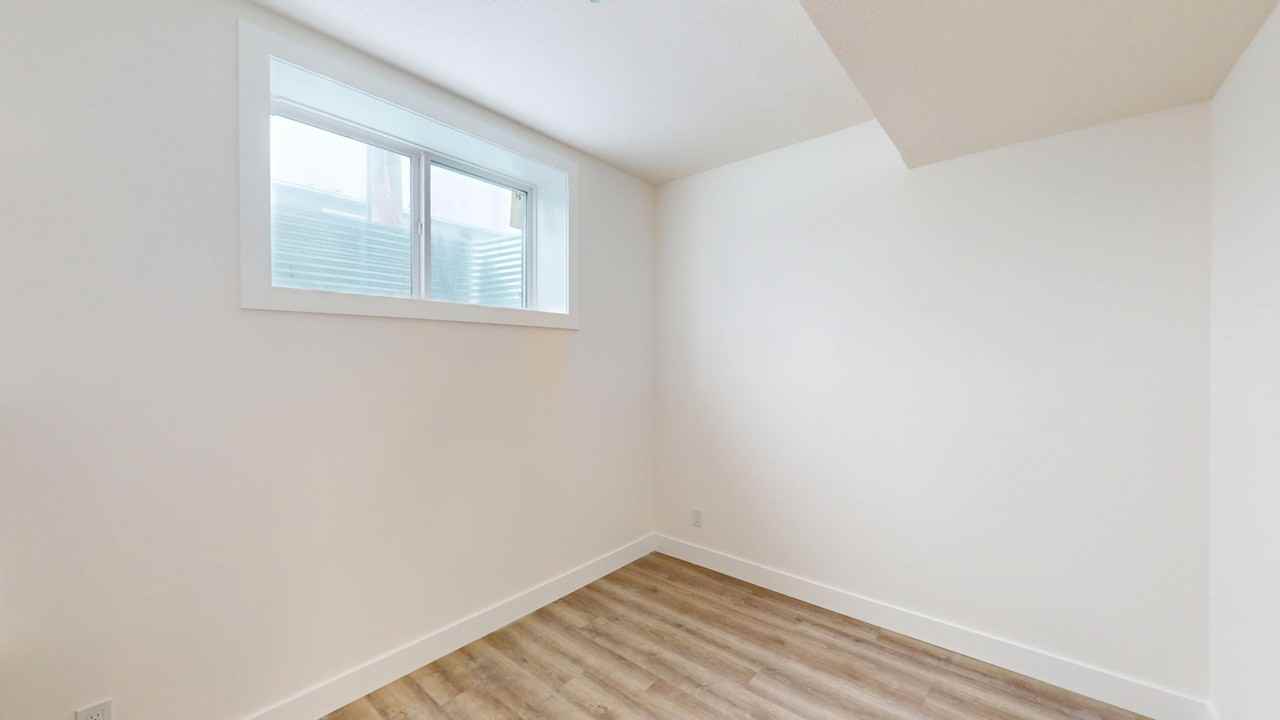 2202R 35 St Sw - Photo 6 of 11
