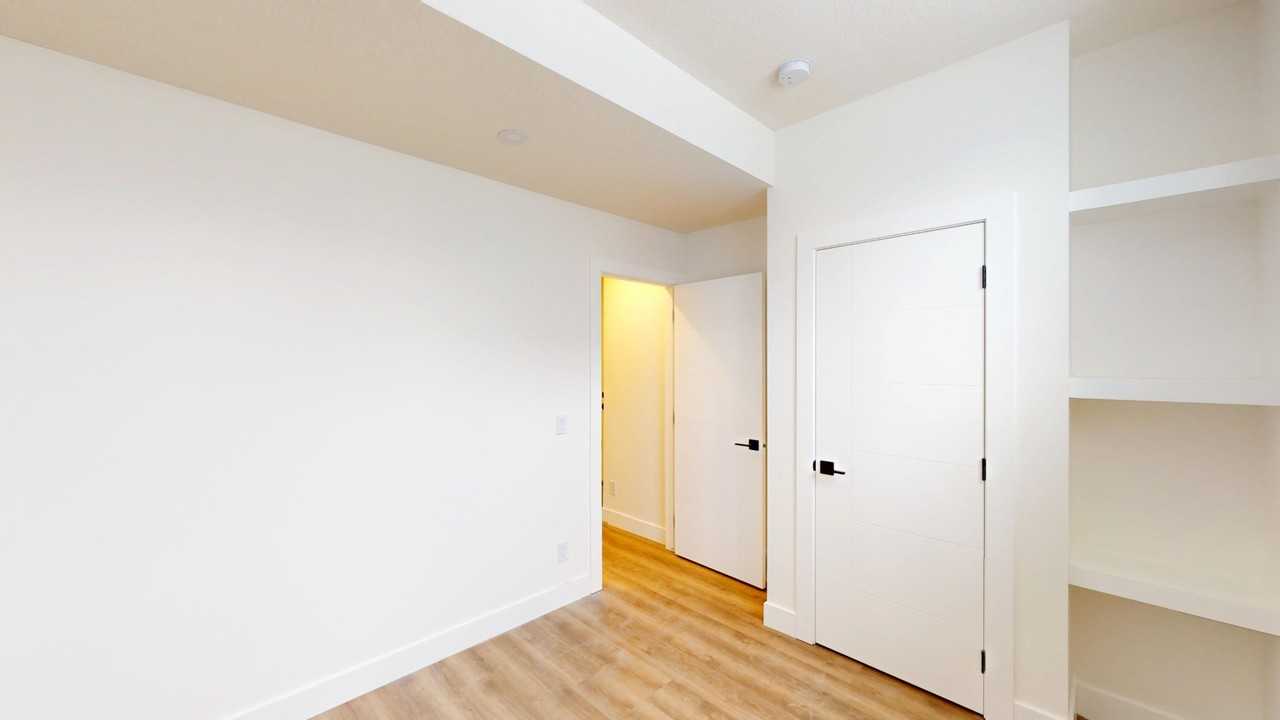 2202R 35 St Sw - Photo 7 of 11