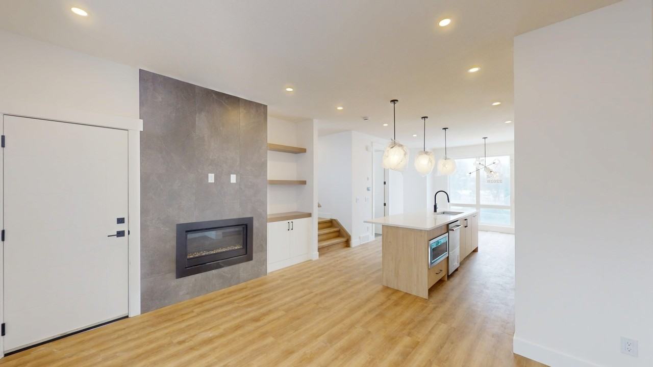 2202 35 St Sw - Photo 3 of 25