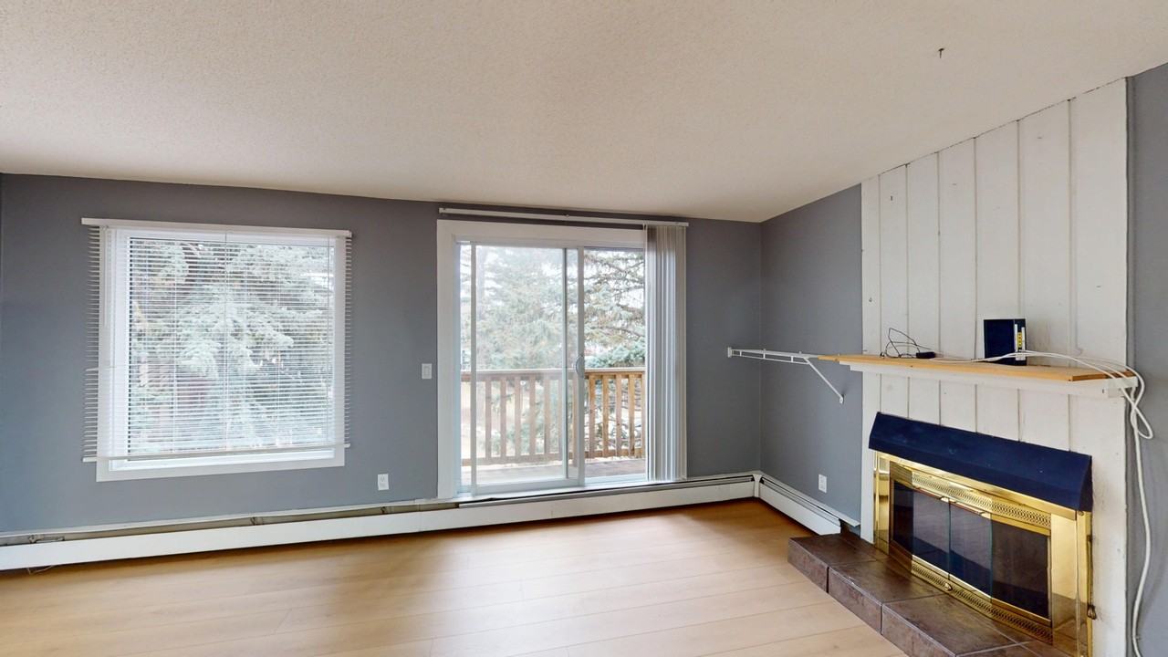 219 102-219 Huntington Park Bay Nw - Photo 2 of 16