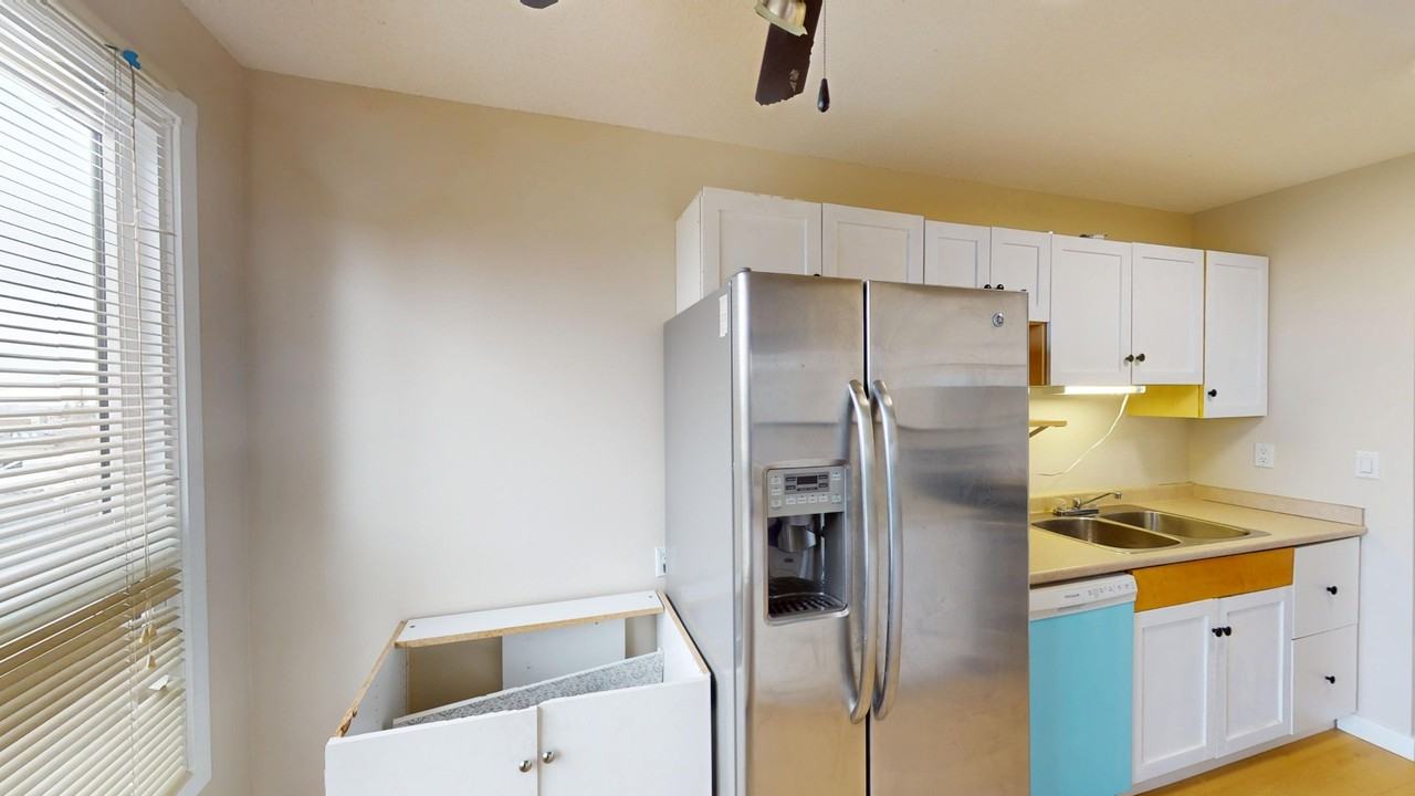 219 102-219 Huntington Park Bay Nw - Photo 7 of 16