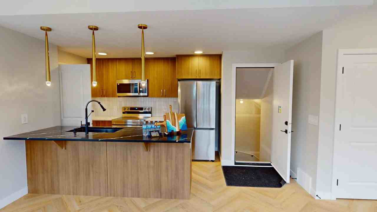 16231 15-16231 19 Ave Sw - Photo 3 of 16