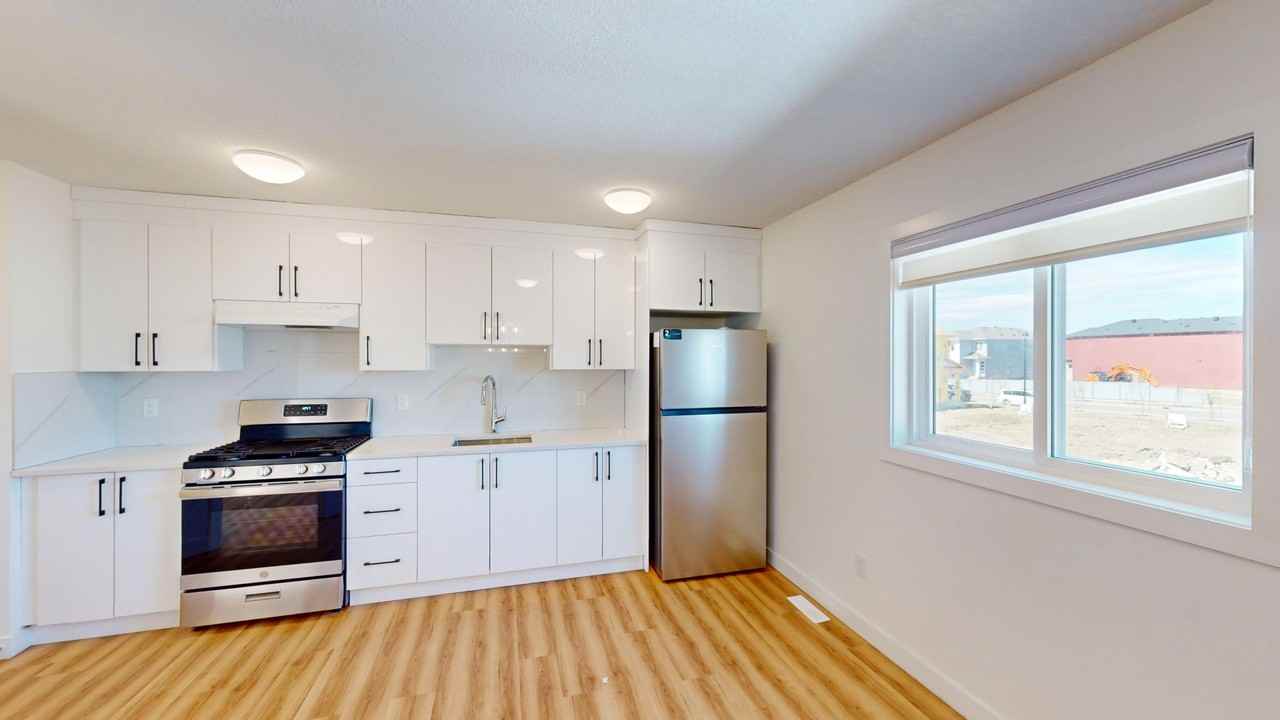 Grge-3518 42 Ave - Photo 2 of 8