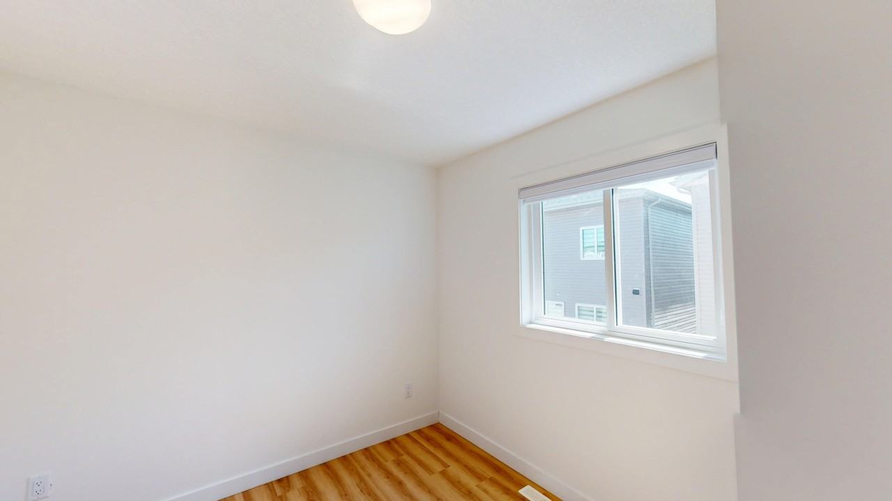 Grge-3518 42 Ave - Photo 5 of 8