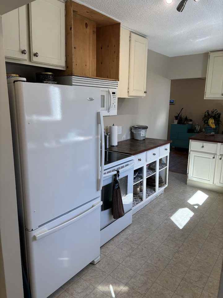 607 Fortalice Cres Se - Photo 3 of 23