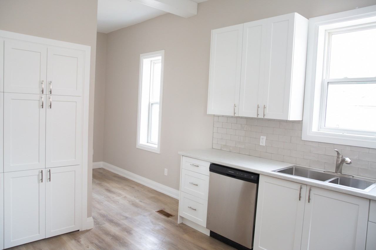 53 Manitoba Street - Photo 3 of 18
