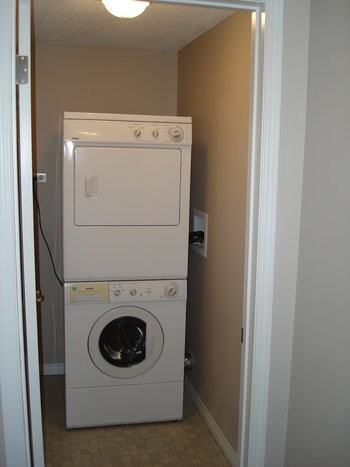 2 Bedroom Lower Suite with Private Laundry - Photo 5 of 9