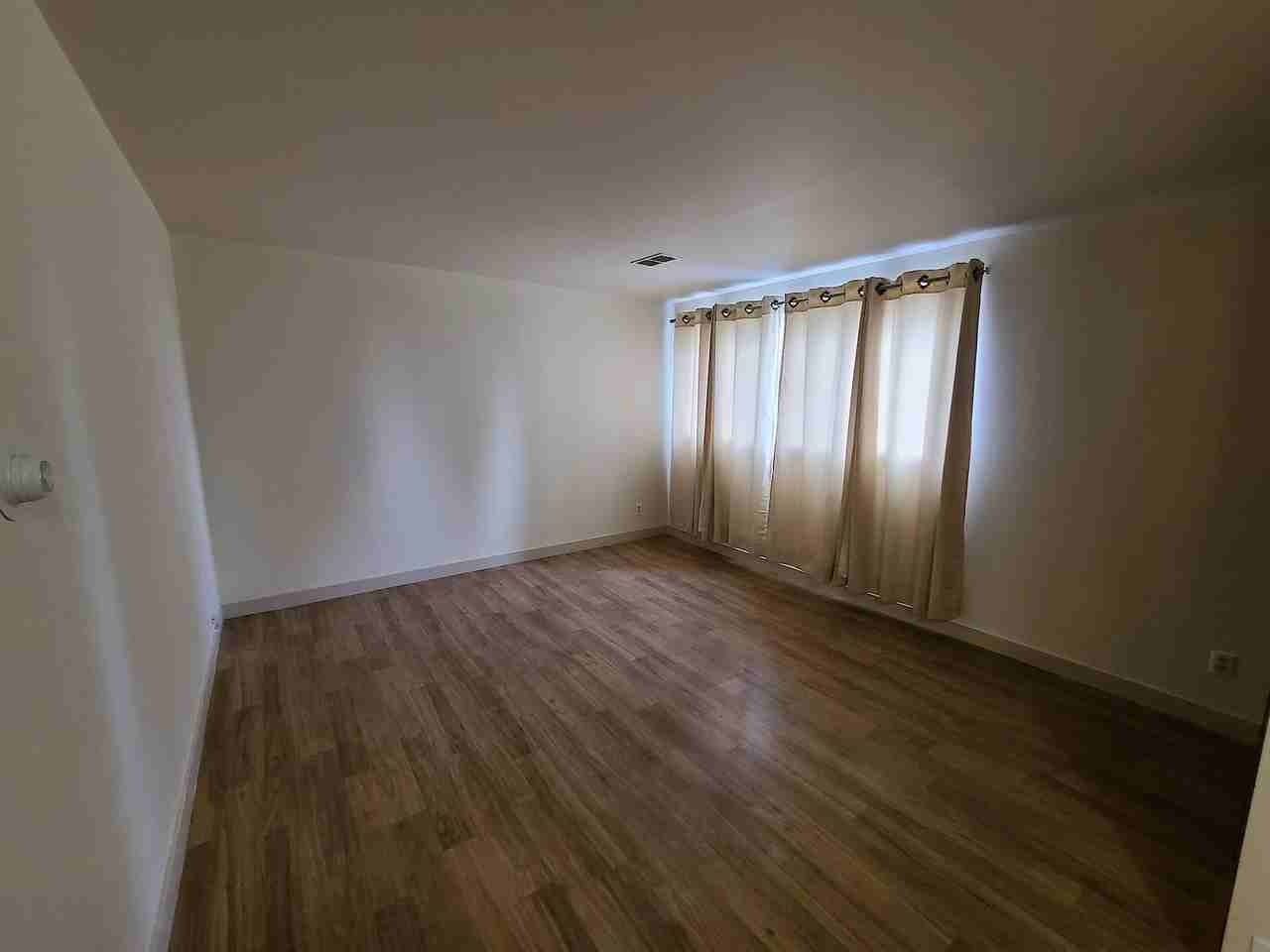 Spacious 2 - Photo 4 of 23