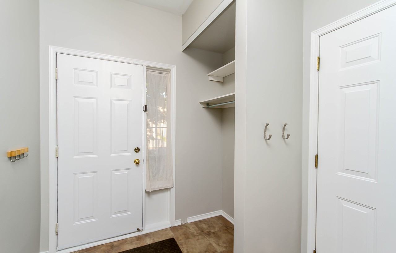 21 Haslemere Ave - Photo 3 of 28