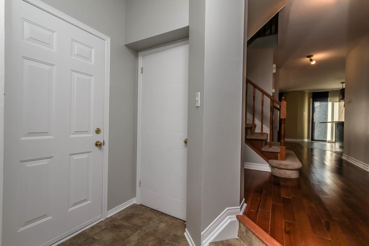 21 Haslemere Ave - Photo 4 of 28