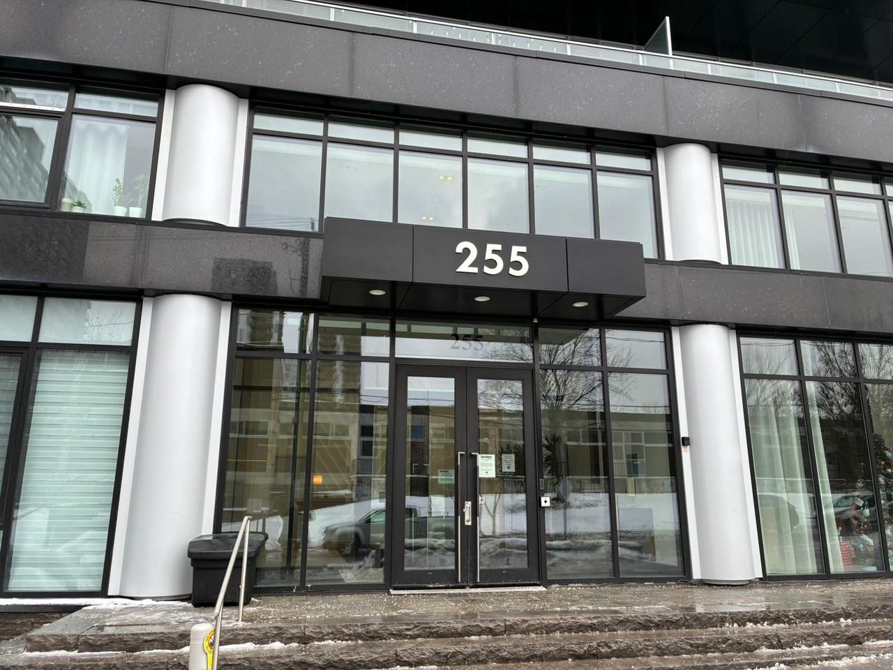 255 Bay St - Photo 5 of 49