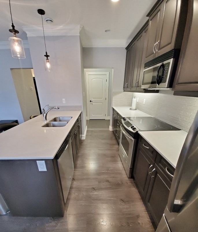 301 915 10 St - Photo 2 of 15