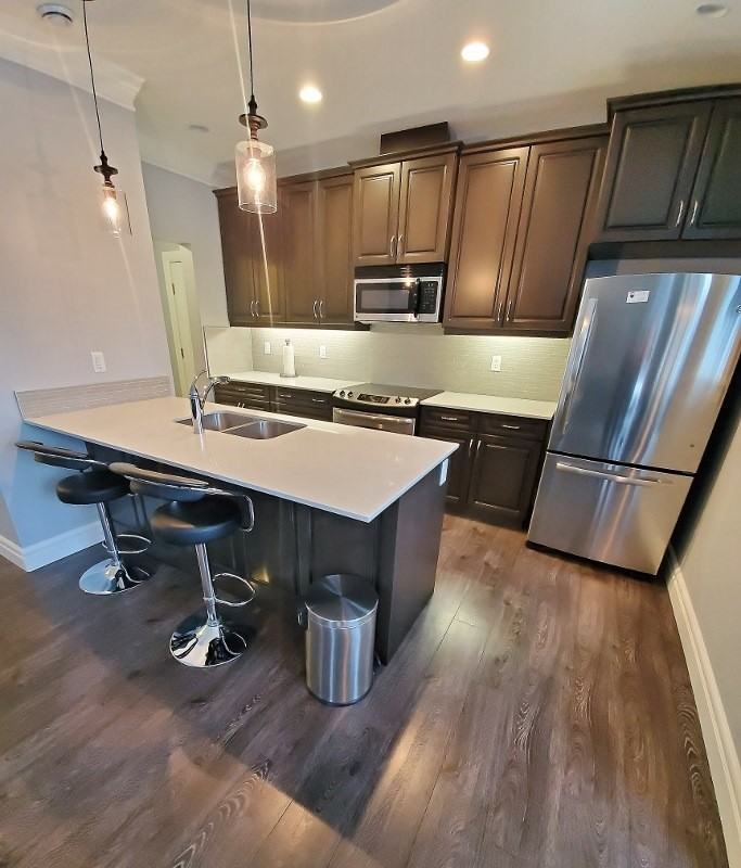 301 915 10 St - Photo 4 of 15