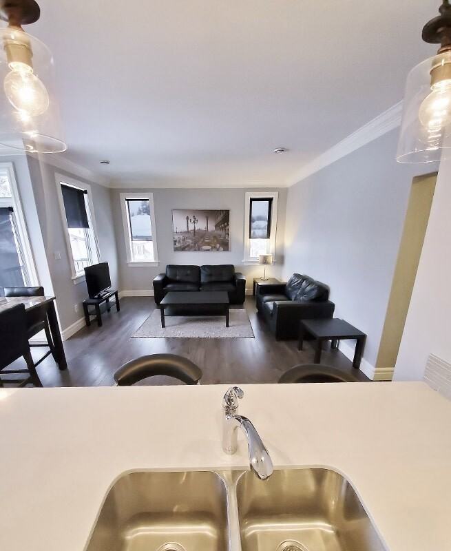 301 915 10 St - Photo 5 of 15