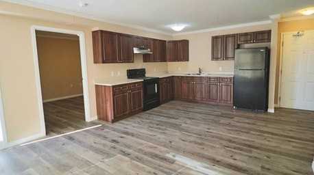 5202 49 St - Photo 3 of 16