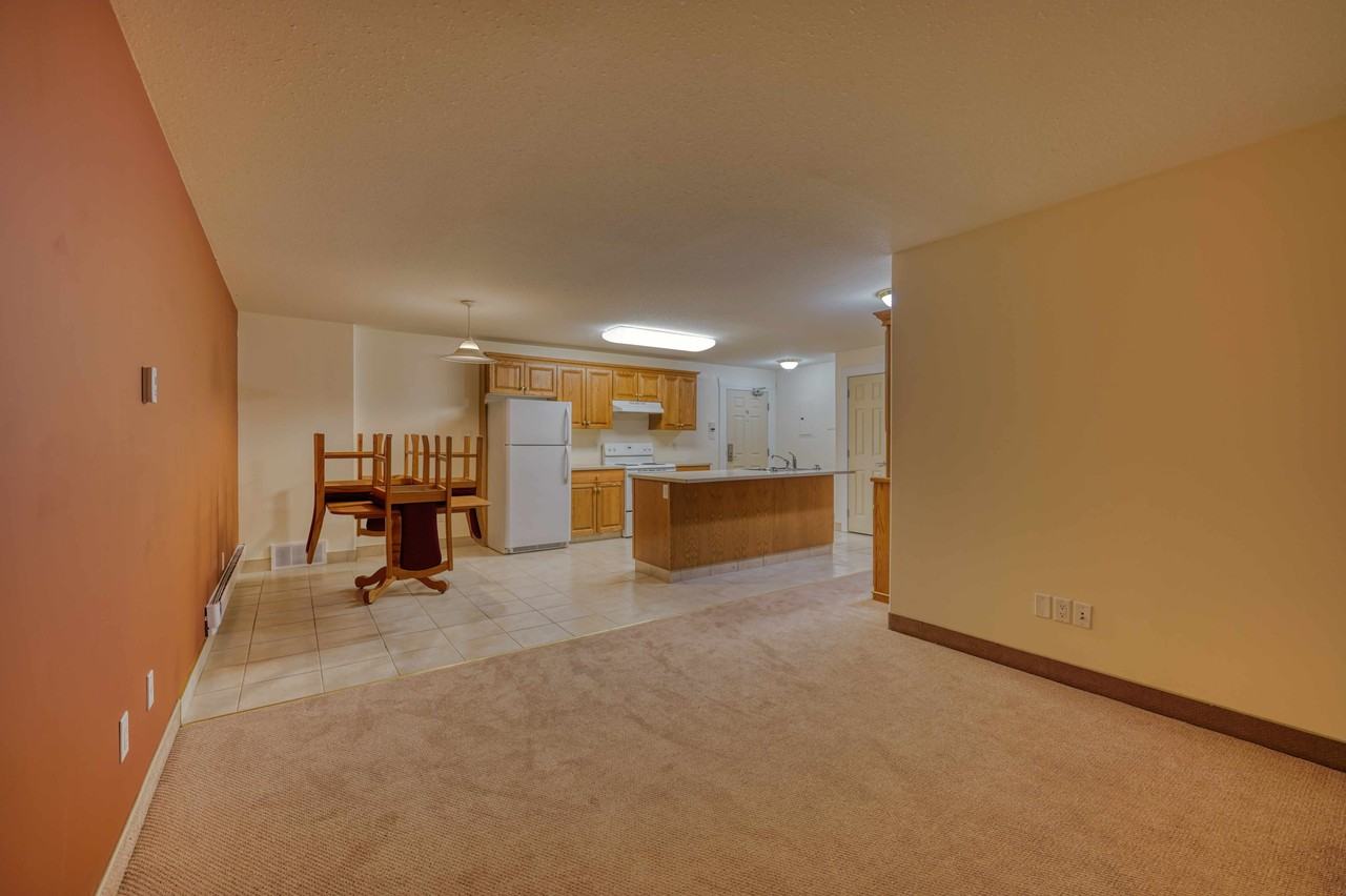 5623 54 St - Photo 6 of 21