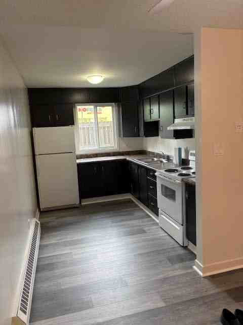 Unit 11 5328 54 St - Photo 4 of 9