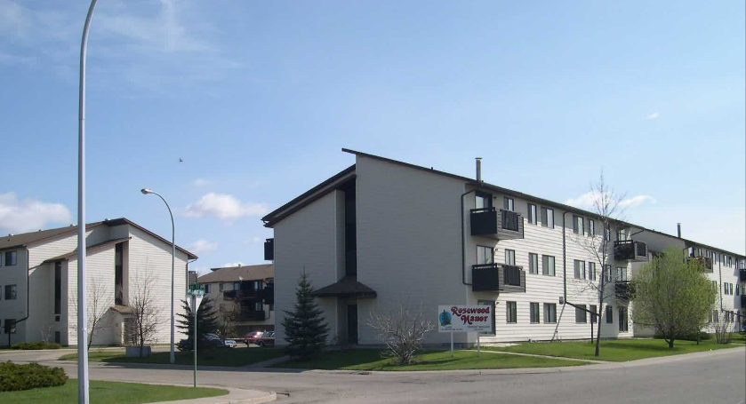 8111 96 St - Photo 3 of 19