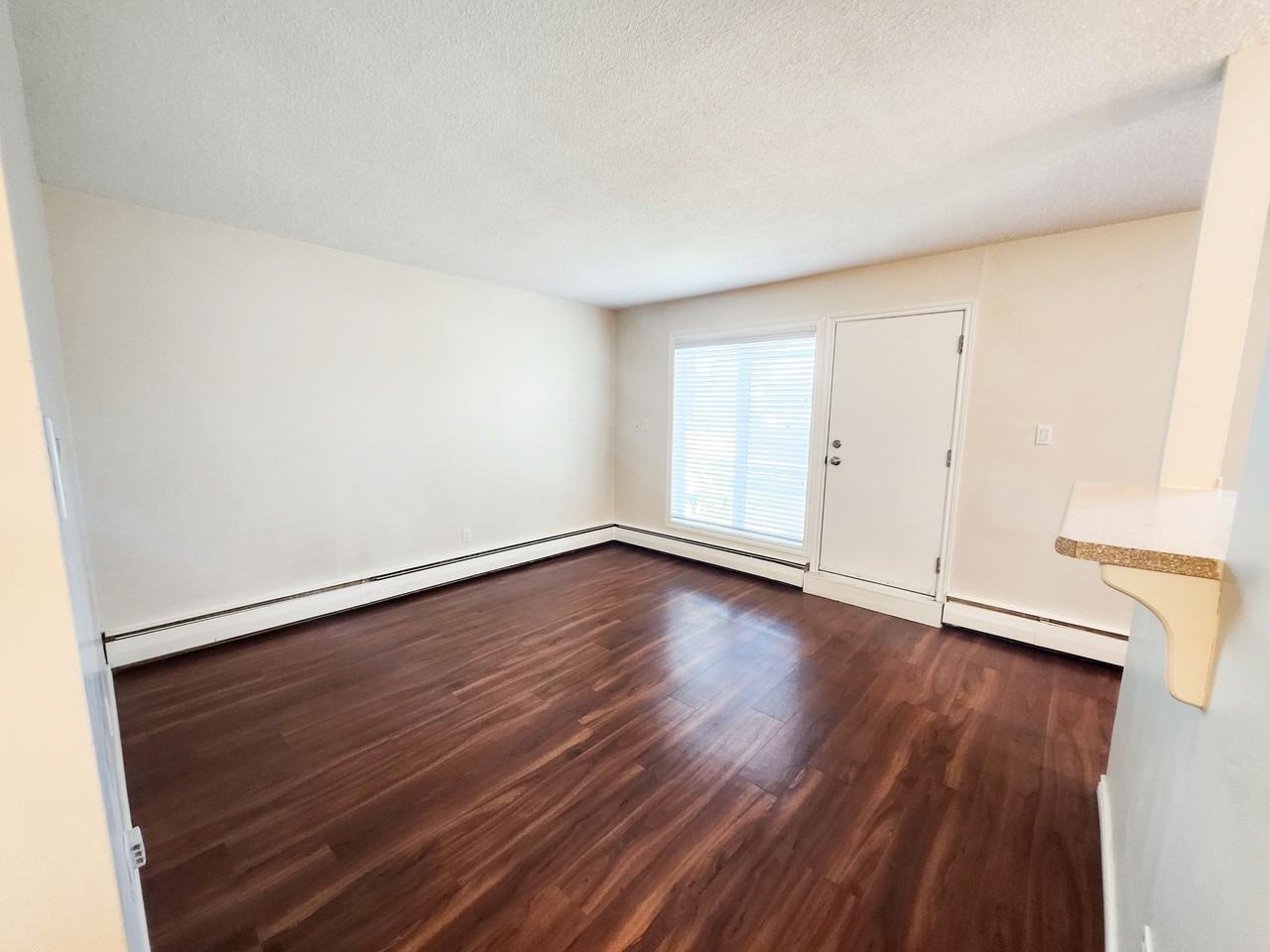 3409 Centre St Nw - Photo 4 of 13