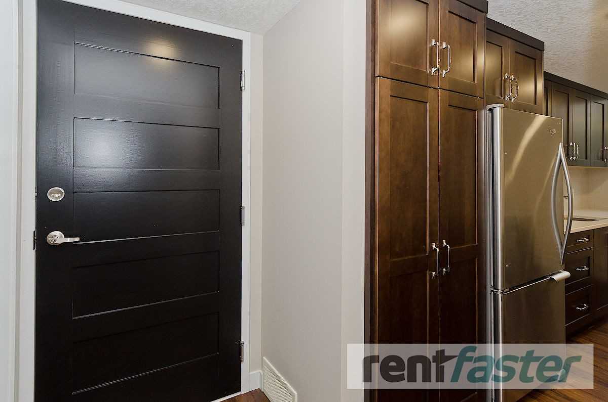 1640 12 Avenue S.W. - Photo 2 of 19