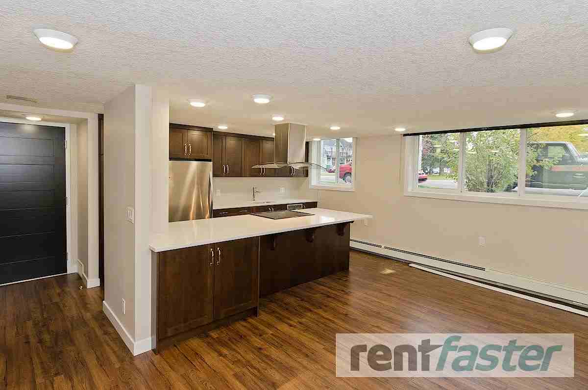 1640 12 Avenue S.W. - Photo 3 of 19