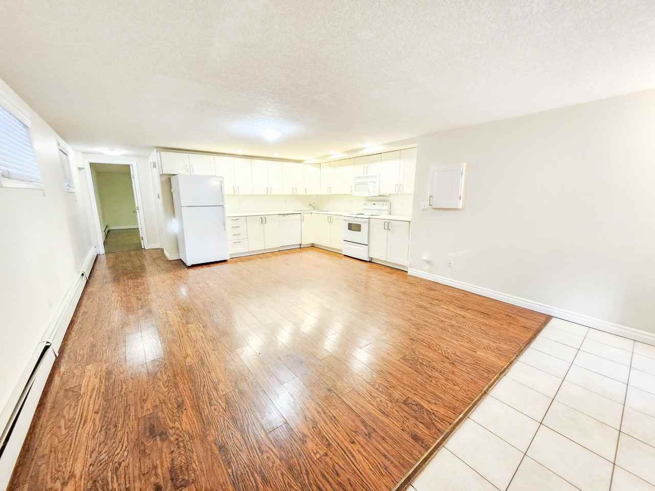 2424 14 Street SW - Photo 4 of 40