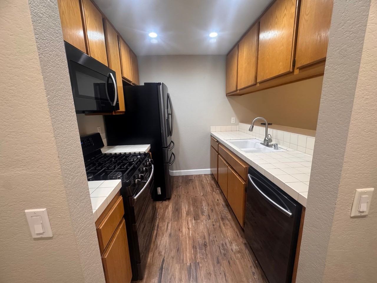 1355 Loma Ave #205 - Photo 2 of 23