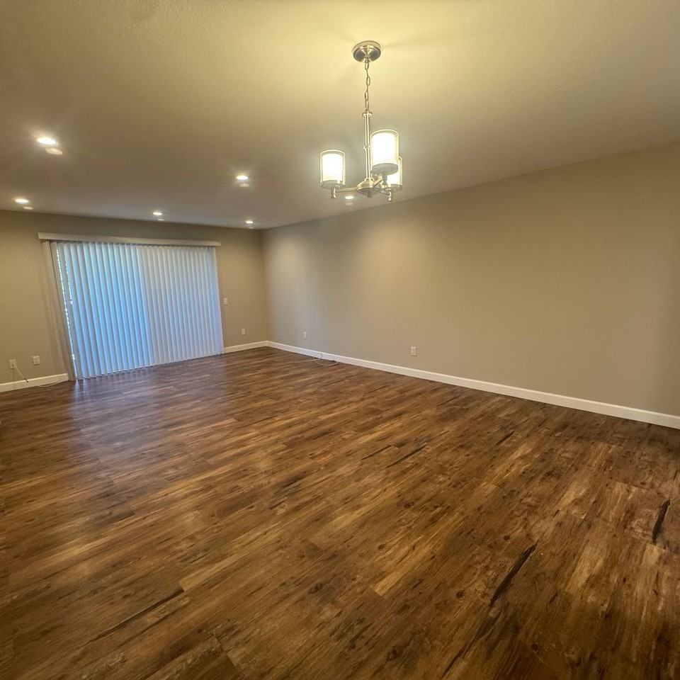 1355 Loma Ave #205 - Photo 6 of 23