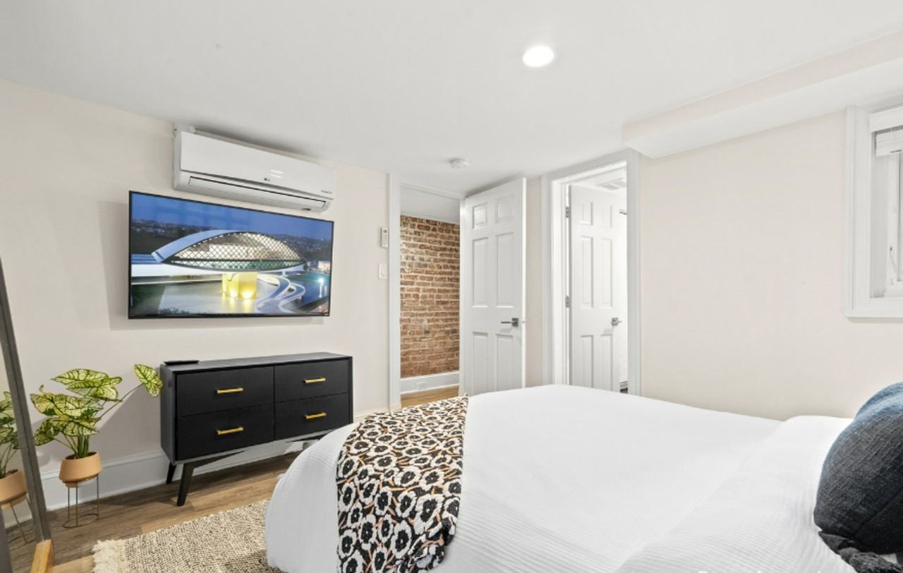 2126 O St Nw #1539659P - Photo 3 of 10