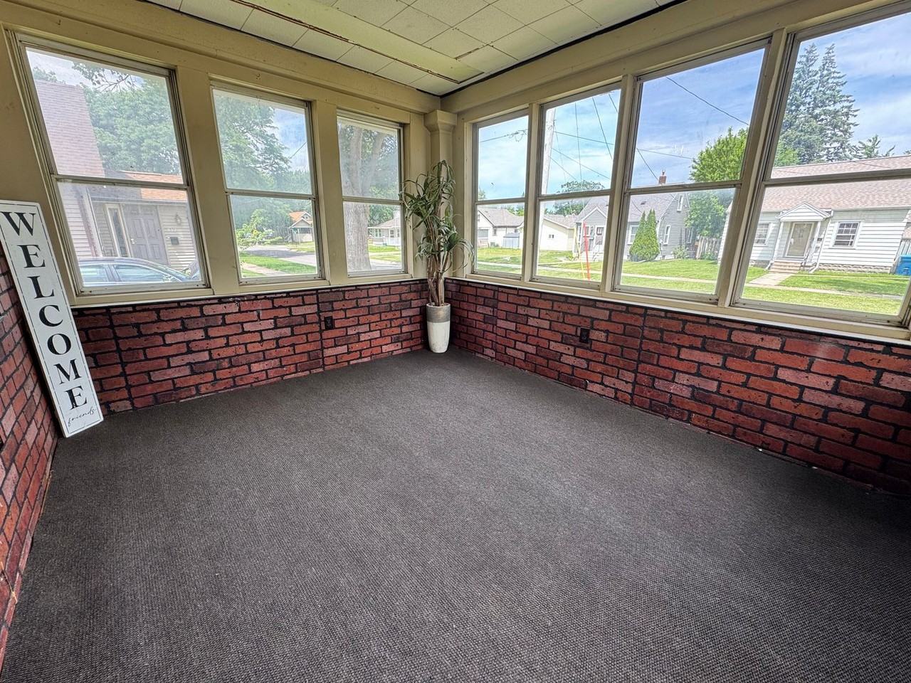 826 Williston Ave - Photo 2 of 30