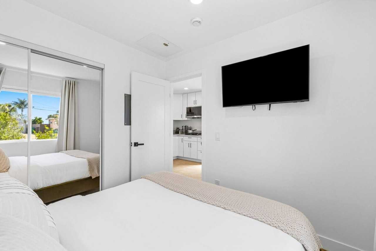 6431 Carthage St #1520345P - Photo 5 of 18