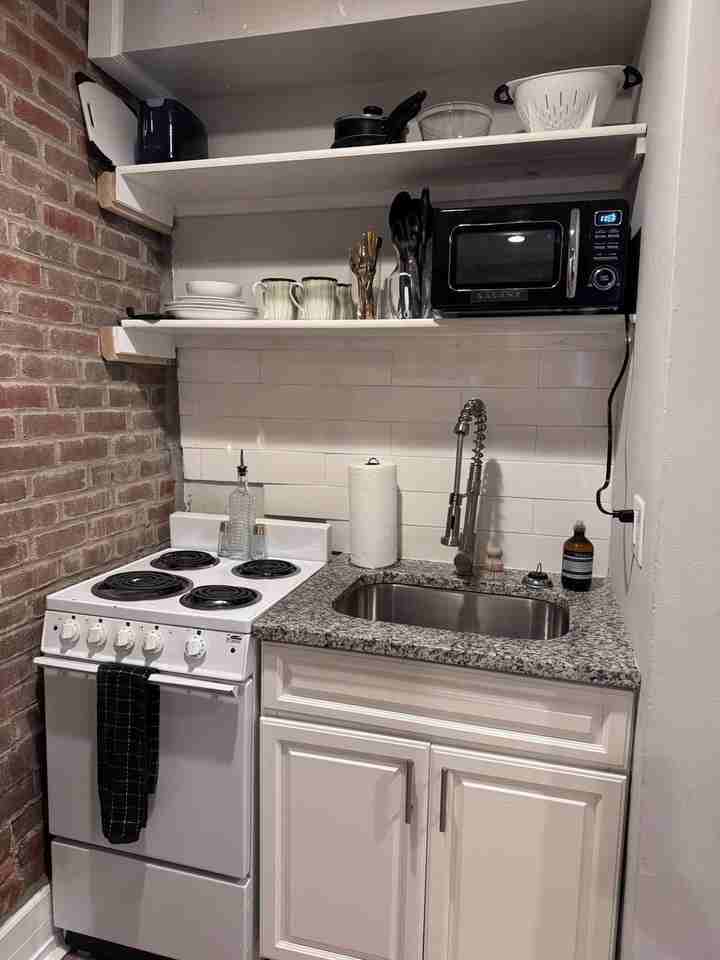 18 Buttles Ave #1544272P - Photo 2 of 24