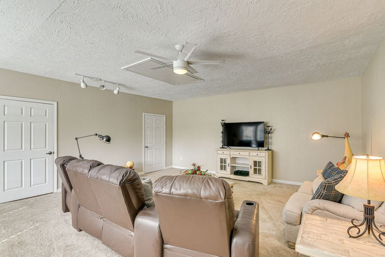 18654 Martinique Dr #1545999P - Photo 6 of 31