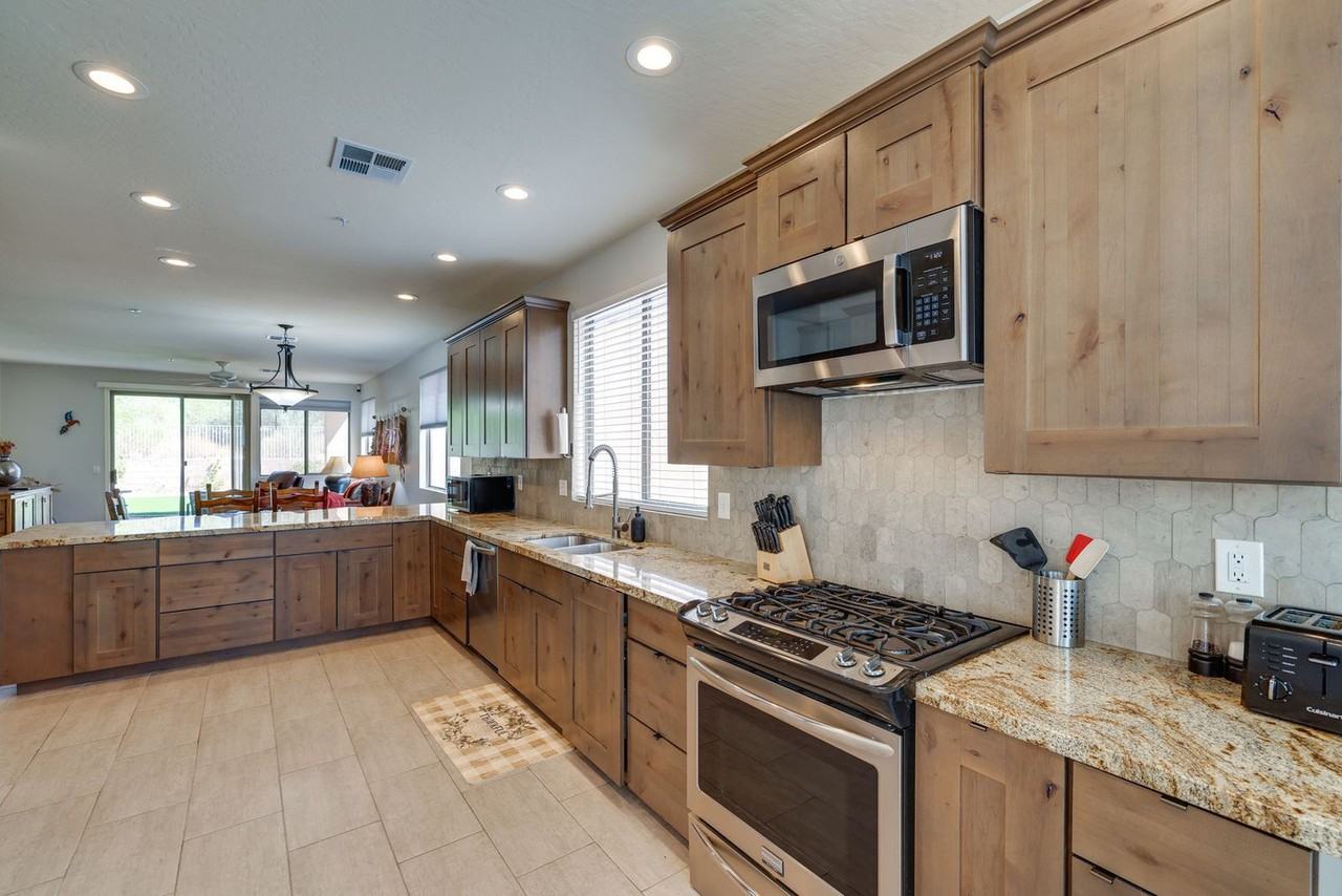 7316 E Whispering Wind Dr #1546348P - Photo 6 of 21