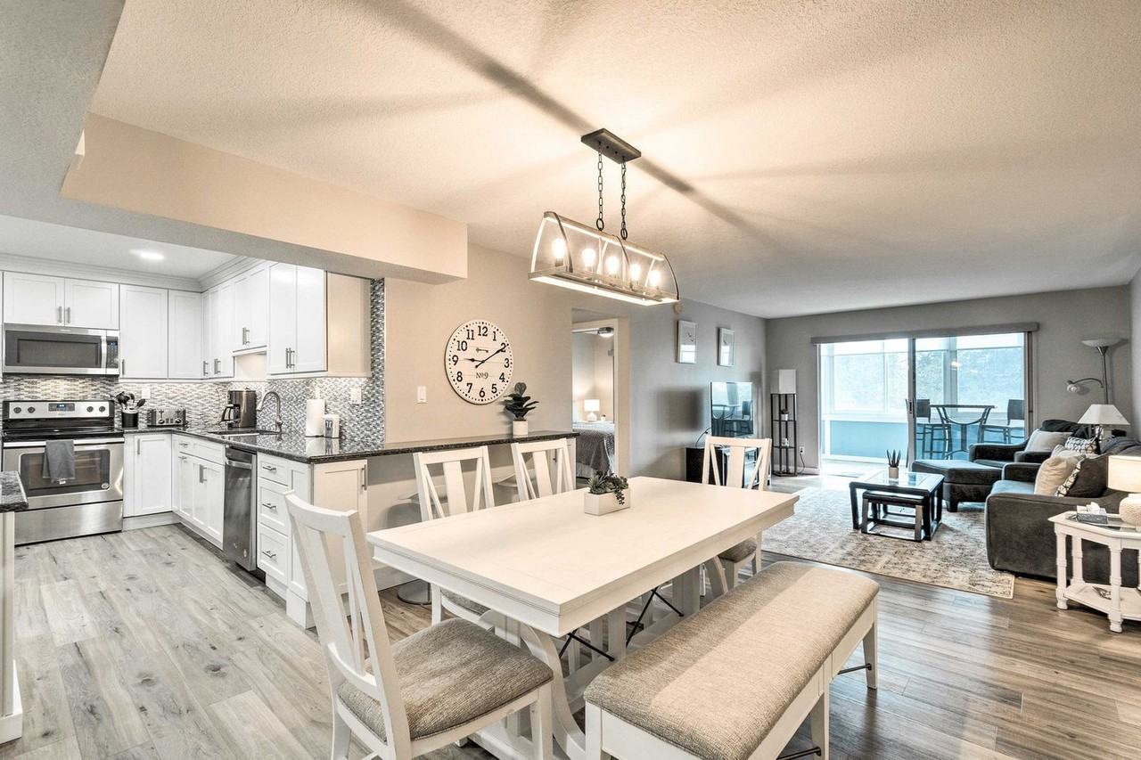 1037 W Peppertree Dr #1546456P - Photo 3 of 25